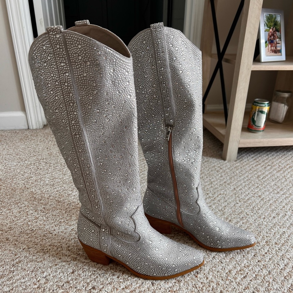 Sparkly cowgirl boots size 9